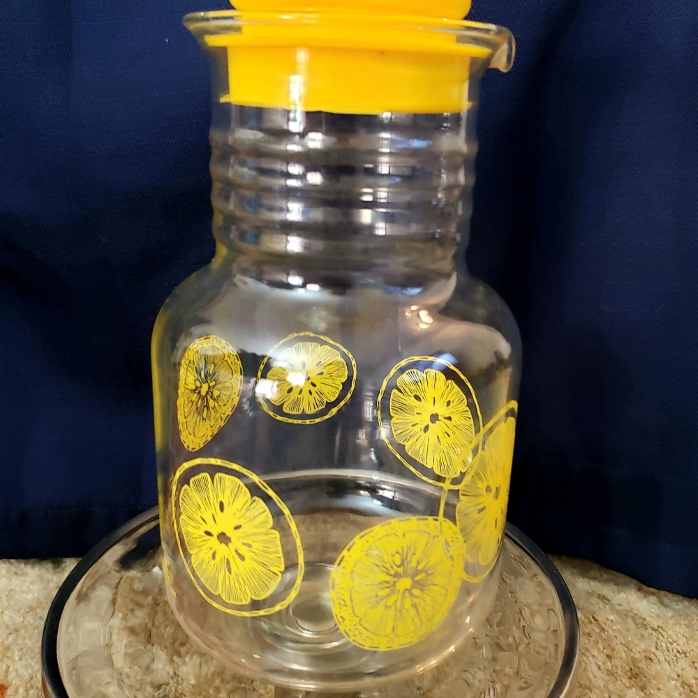 VINTAGE PYREX LEMON GLASS PITCHER.